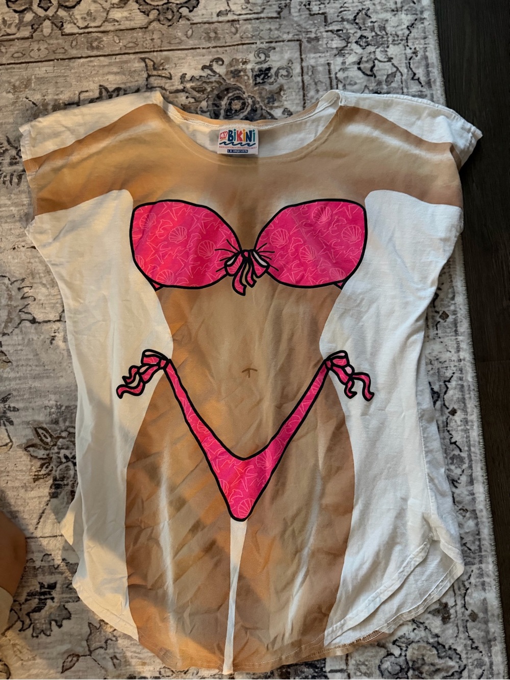 Bikini graphic tee